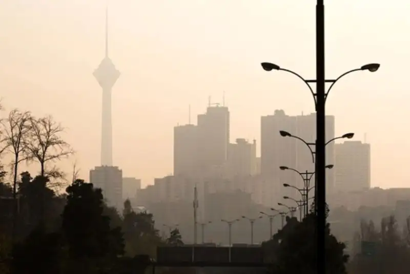 هوای تهران آلوده است