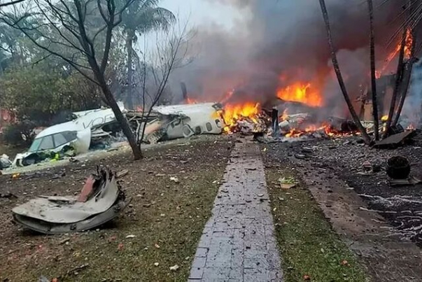 سقوط هواپیما در غرب برزیل؛ 5 نفر جان باختند +فیلم