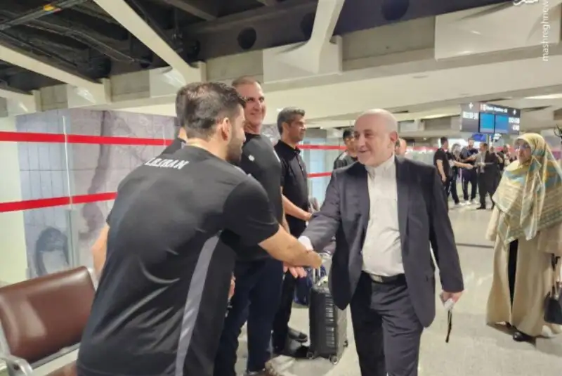 کاروان فرزندان ایران وارد پاریس شد