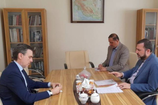 غریب‌آبادی: اسپانیا نباید به پناهگاه امن مجرمان و کلاهبرداران تبدیل شود