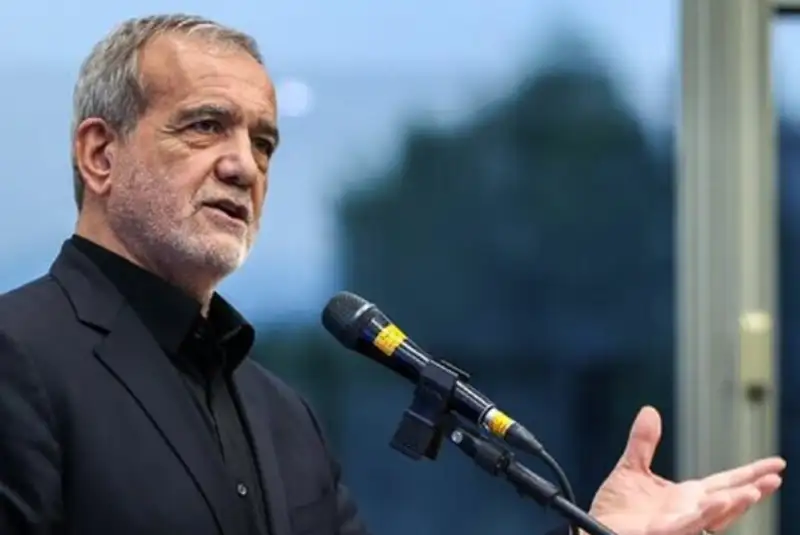 پزشکیان: مردم را باید از برنامه‌های اقتصادی آگاه کنیم