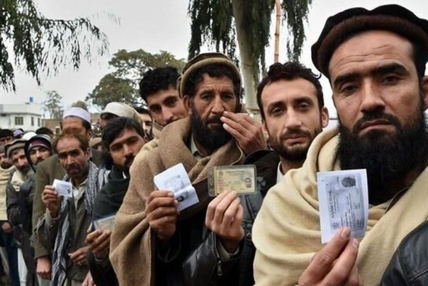 چند میلیون اتباع خارجی در کشور زندگی می کند؟