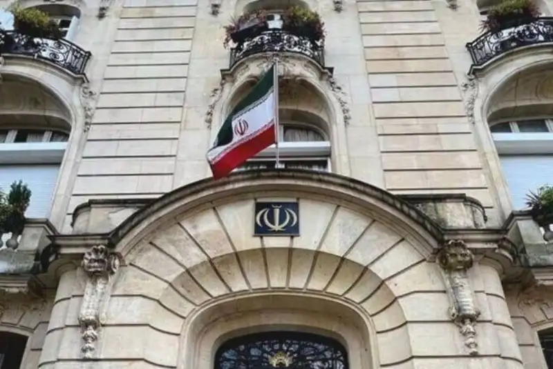 فرانسه کاردار ایران را احضار کرد