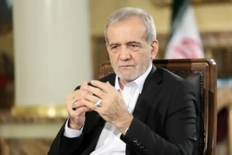 نخستین نشست خبری رئیس‌جمهور با اصحاب رسانه دوشنبه برگزار می‌شود