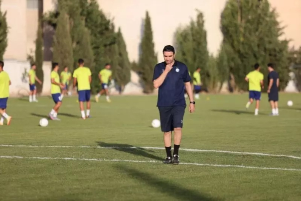 نکونام  در تمرین استقلال حاضر شد