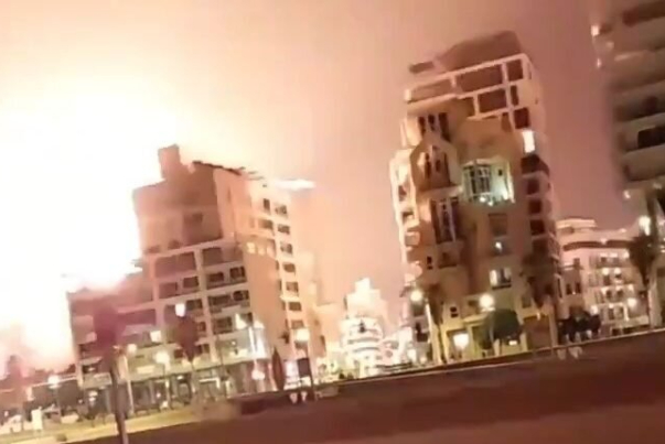 Massive explosions shake Tel Aviv