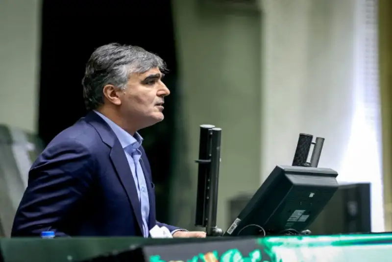 فرزین: سیاست ارزی باید در خدمت شاخص های اقتصاد کلان باشد