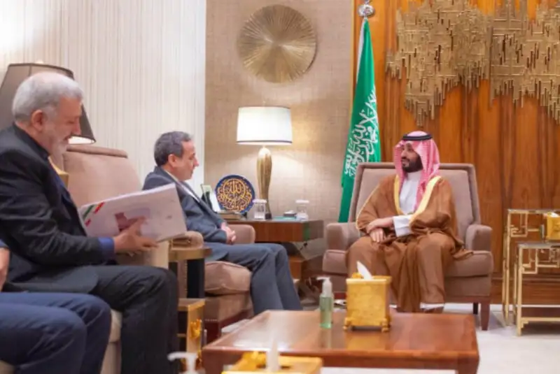 «عراقچی» با «بن‌سلمان» دیدار کرد/تاکید بر توسعه روابط ایران و عربستان