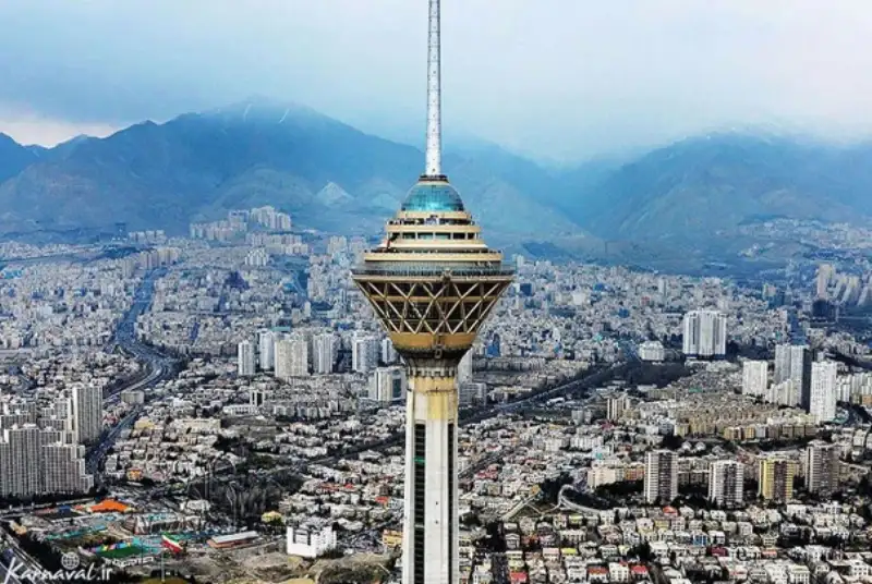 تخفیف 70 درصدی برج میلاد؛ جشنواره تابستانی آغاز شد