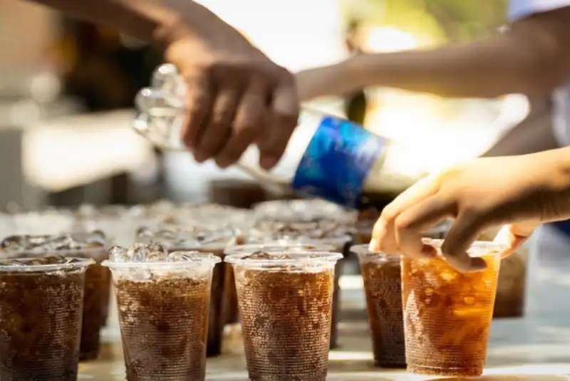 از عوارض زیانبار نوشابه بر کودکان چه می‌دانید؟