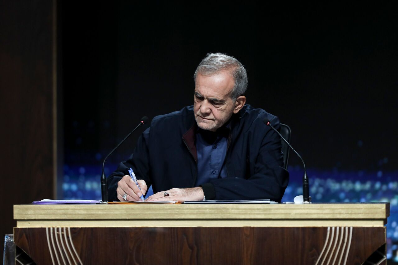 Пезешкиан поздравил нового генерального секретаря ливанской «Хезболла»