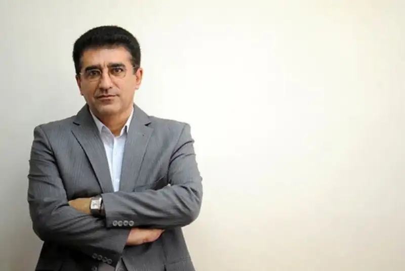 «قادر آشنا» دبیر شورای فرهنگ عمومی شد