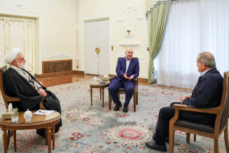 جلسه سران قوا به میزبانی پزشکیان برگزار شد