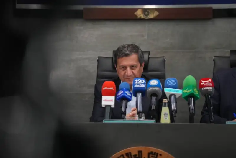 همتی: در صادرات تصمیمات خلق‌الساعه گرفته نشود