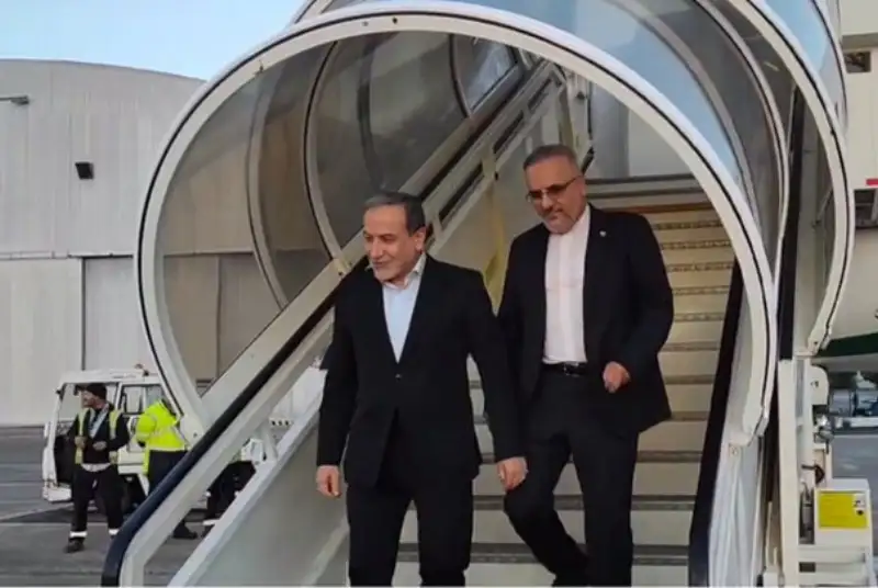 عراقچی وارد لیسبون شد