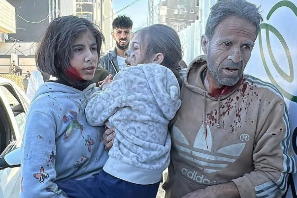 أطفال غزة يقبعون تحت نيران المدفعية الصهيونية