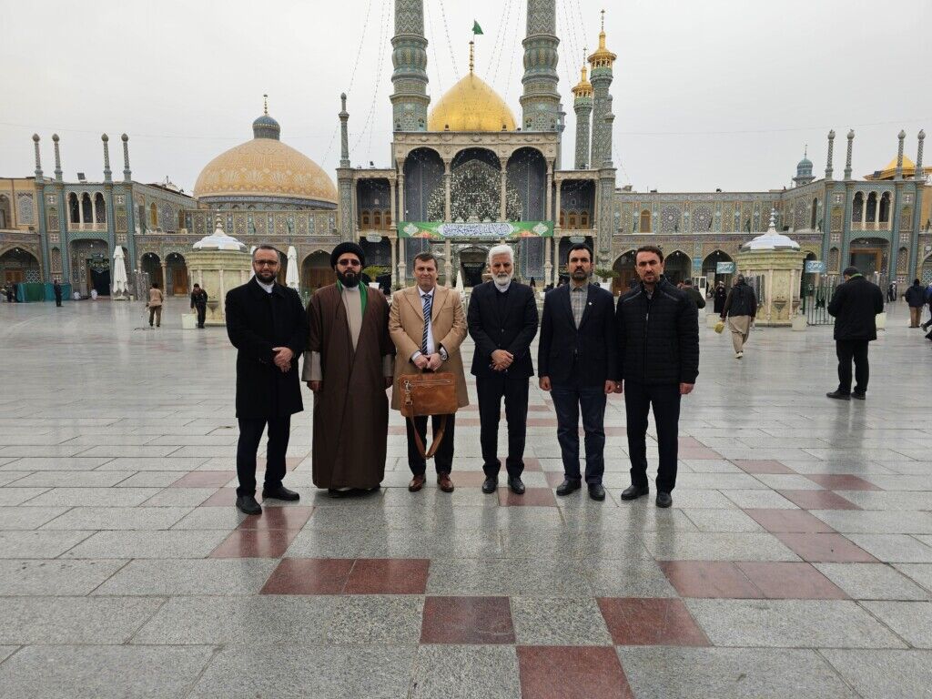 Serbian envoy visits Hazrat Masoumeh (SA) shrine