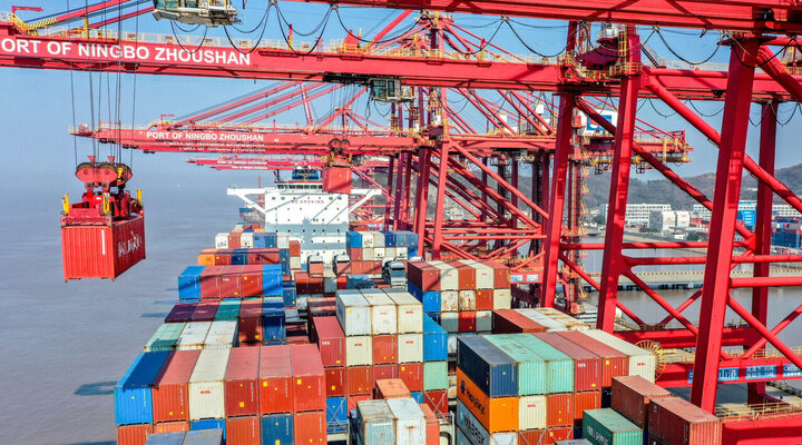 Iran's non-oil exports surge by 18% amidst steady trade balance