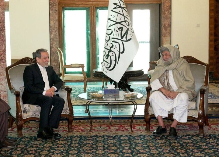 Iran’s FM meets Afghanistan’s acting PM in Kabul