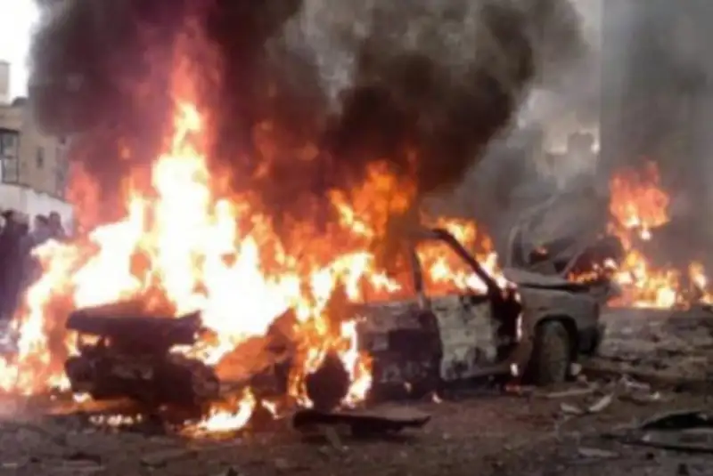 انفجار دو خودرو بمب گذاری شده در حمص