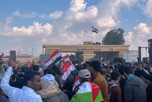 انتقال  50کودک بیمار و مجروح فلسطینی از  گذرگاه رفح/نشست عربی درباره غزه و«آنروا» در قاهره