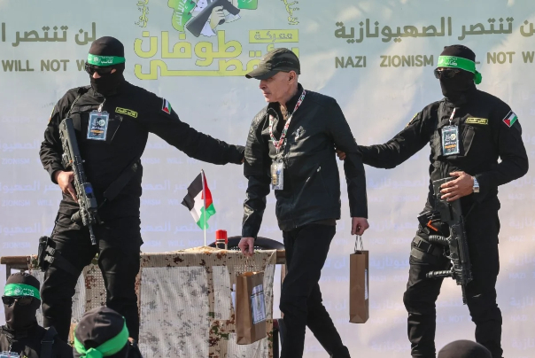 "ישראל היום": לחמאס יש ריבונות על עזה.. ואסירים חוזרים לא יציגו תמונה של ניצחון