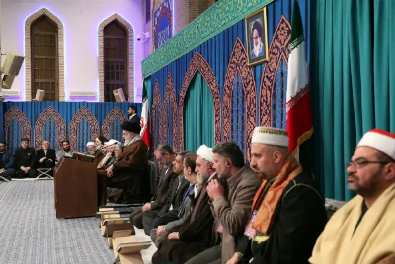 شرط حل مشکلات و پیشرفت، اعتماد به خدا و ورود به میدان