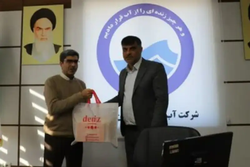 کارمند آبفای بوشهر رشوه 1400 دلاری را رد کرد