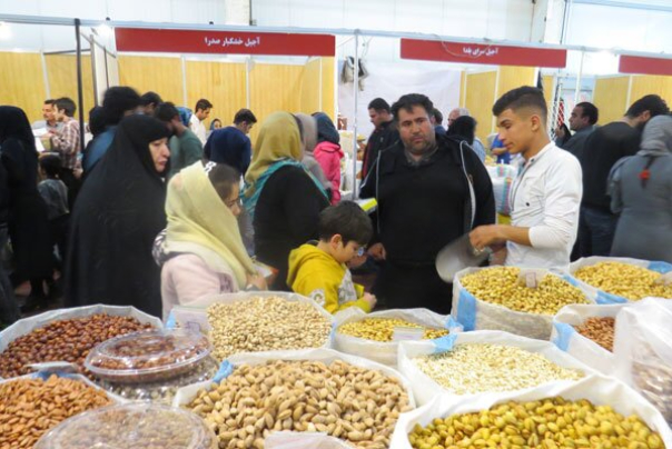 عرضه کالاهای اساسی در نمایشگاههای بهاره/ آغاز توزیع میوه شب عید از اول اسفند