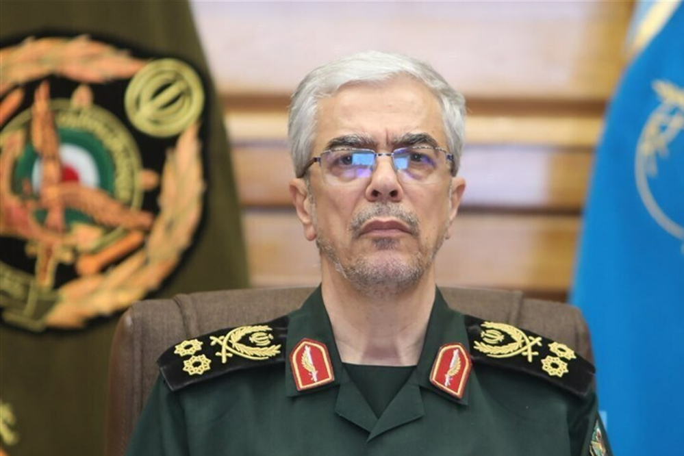 سرلشکر باقری بر ارتقای شبکه یکپارچه پدافند هوایی تاکید کرد