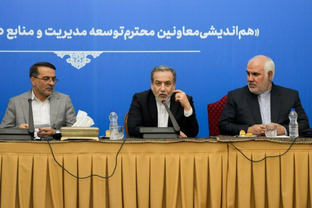 عراقچی: روابط ایران با همسایگان باید توسعه یابد