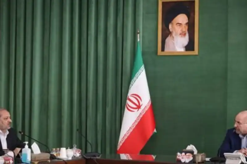 قالیباف: رتبه‌بندی فقط برای کسانی باشد که معلمی می‌کنند