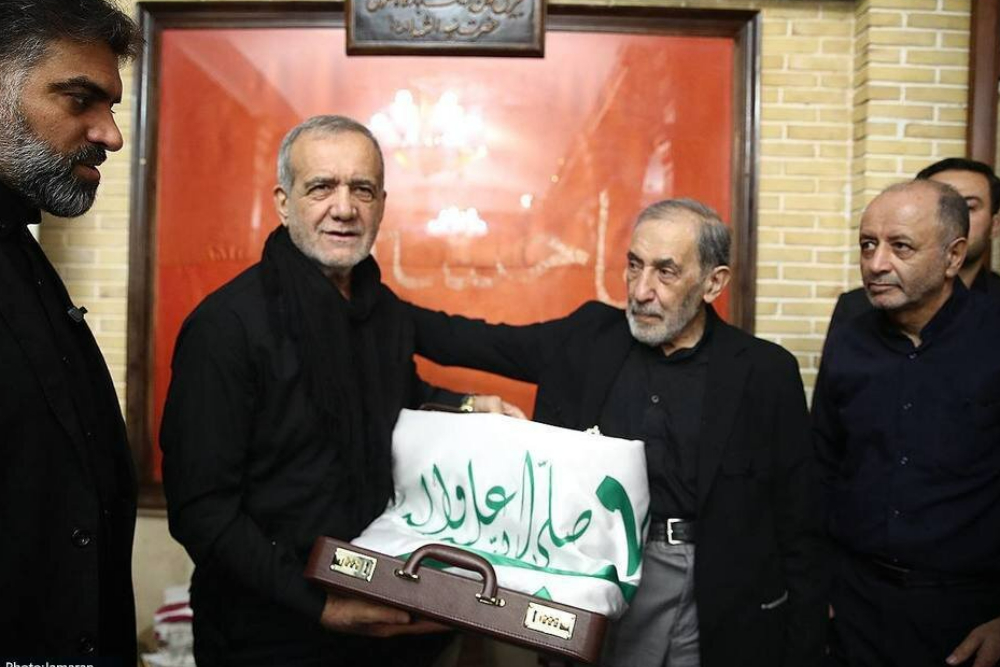 تقدیر ولایتی از سخنان پزشکیان در سخنرانی راهپیمایی 22 بهمن