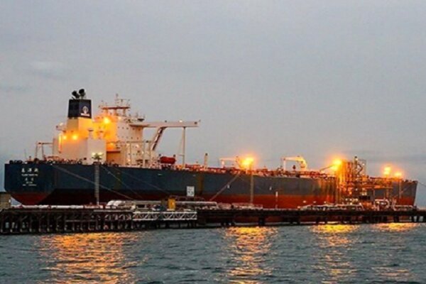 US imposes new illegal sanctions on Iran's oil exports