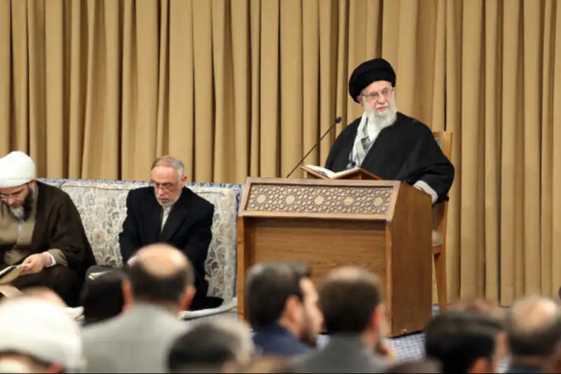 حضرت امام خامنه‌ای: قرآن راه‌حل مشکلات عدالت اجتماعی است