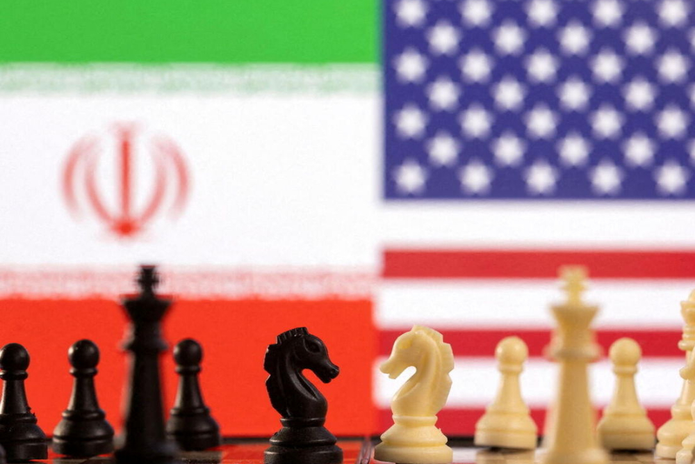 Реакция революционного лидера на противоречивые заявления Трампа: Иран не будет вести переговоры под давлением
