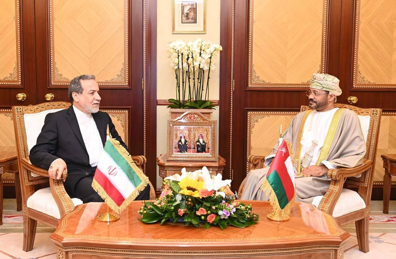 Araqchi, Omani foreign minister discuss regional, bilateral issues