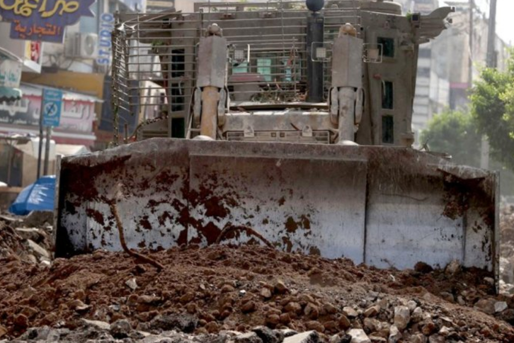 פשעים ישראלים בג'נין: עקירה המונית, שריפת בתים ודחפור ברחובות