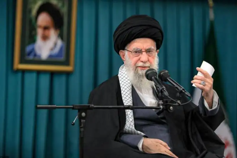 رهبر معظم انقلاب: سرانجام ایستادگی‌ها شکست دشمنان است