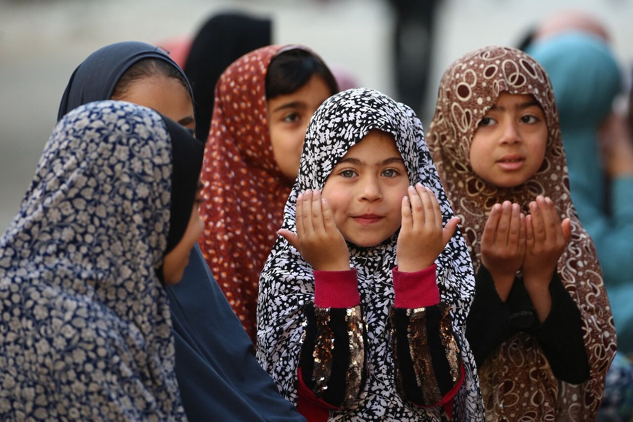 Foreign Minister Araqchi extends Eid al-Fitr greetings to Muslim nations