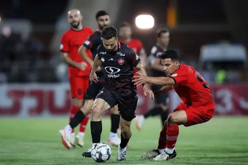 جدال تراکتور با پرسپولیس برای نگهداشت صدر جدول