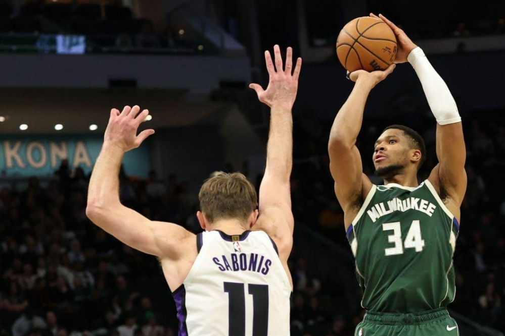 10 حرکت برتر شب گذشته لیگ بسکتبال NBA+ فیلم