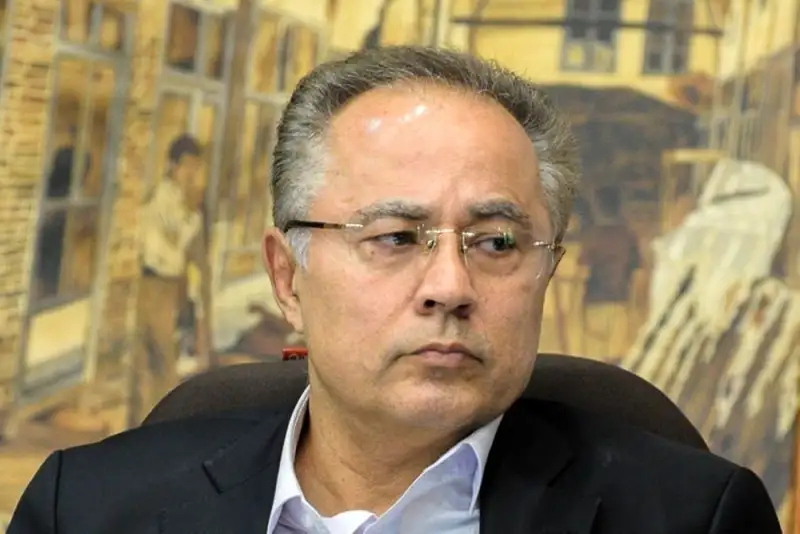 دبیری از سمت معاونت پارلمانی رئیس جمهور برکنار شد
