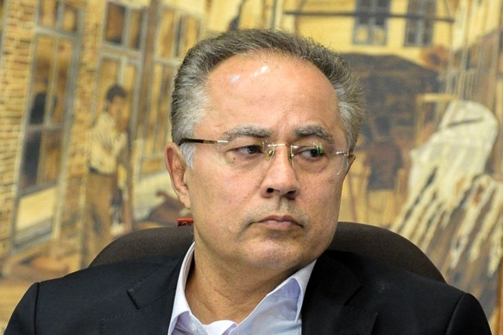 دبیری از سمت معاونت پارلمانی رئیس جمهور برکنار شد