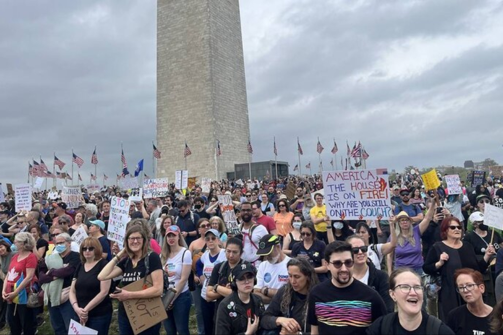 В США прошли массовые антиправительственные протесты против политики Трампа и Маска