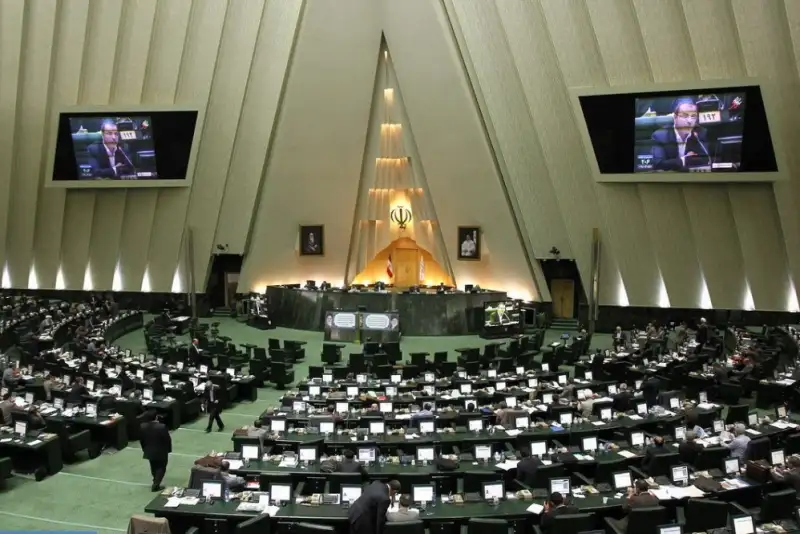 خروج ایران از NPT در دستور کار مجلس قرار گرفت