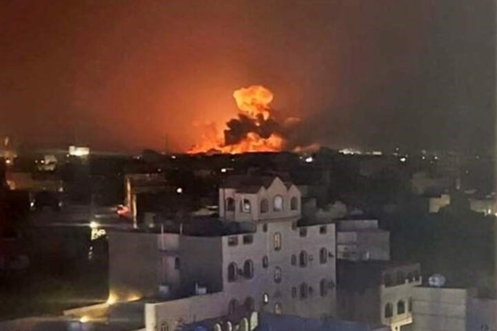 במוצאי שבת פתחה התוקפנות האמריקנית פשיטות על אזורים שונים בתימן.