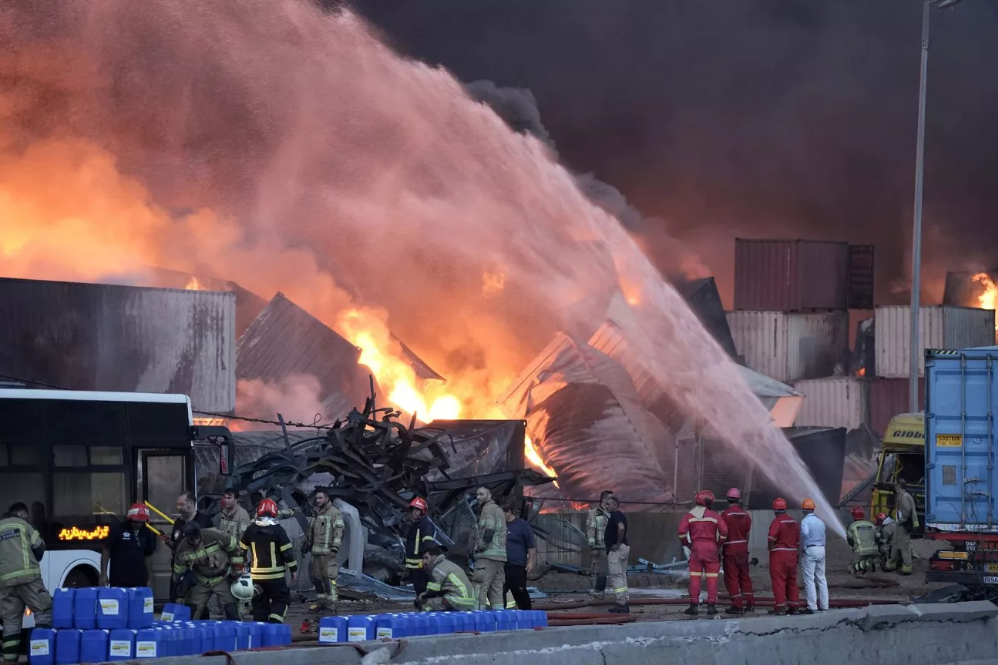 大爆炸发生后召集相关官员；沙希德·拉贾伊港案件进入司法阶段