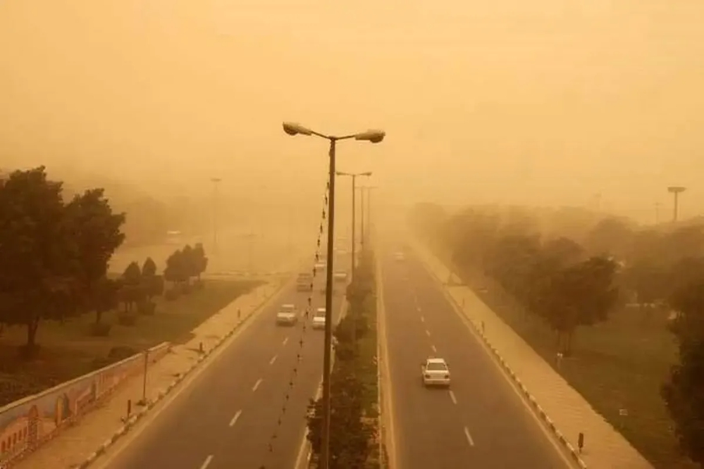 هشدار نارنجی گرد و خاک در خوزستان؛ مدارس 12 شهر مجازی شدند