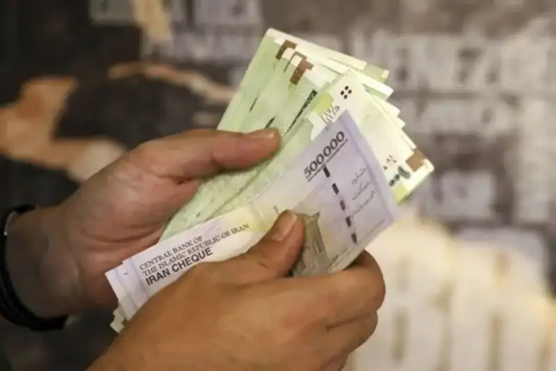 جزییات افزایش 4 تا 14 میلیون تومانی حقوق کارکنان دولت؛